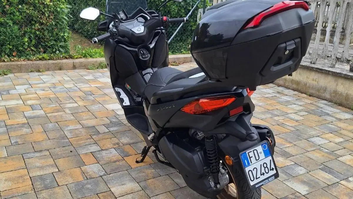 Yamaha X-Max 300 Tech Max (2021 - 24)  (3)