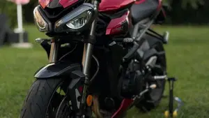 Triumph Street Triple 765 RS (2023 - 26)  (2)