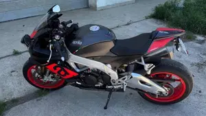 Aprilia RSV4 RR (2017 - 18)  (3)