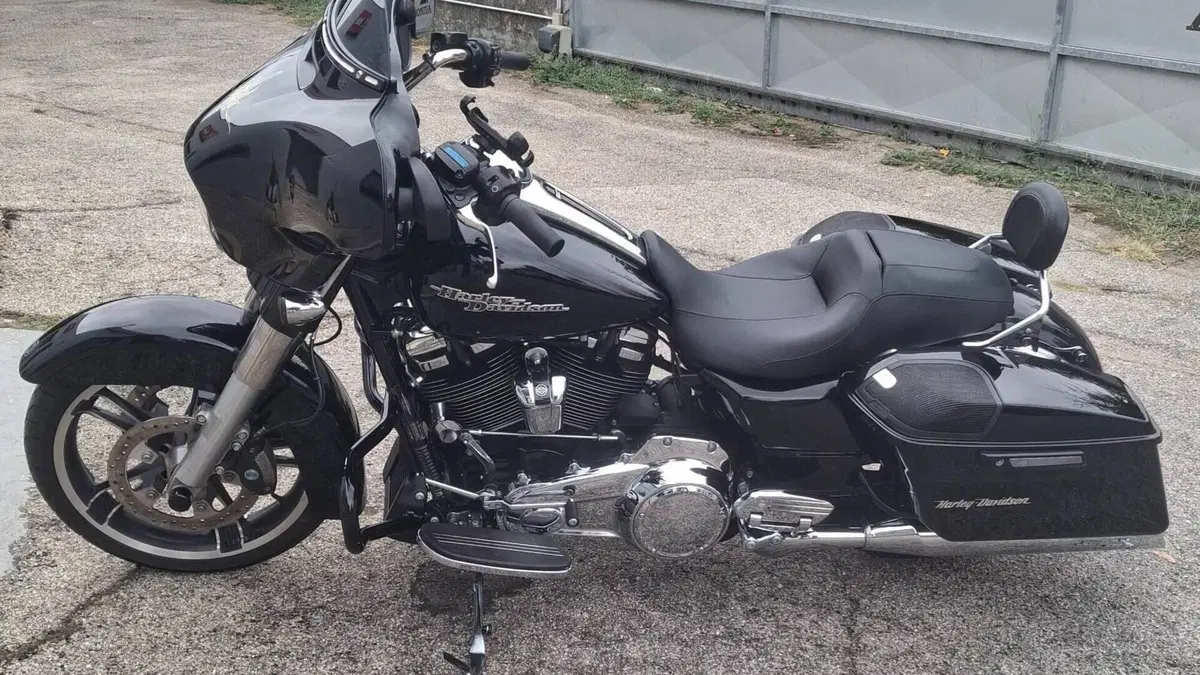 Harley-Davidson 107 Street Glide Special (2017 - 19) - FLHXS  (2)