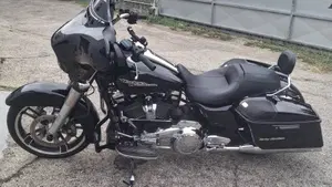 Harley-Davidson 107 Street Glide Special (2017 - 19) - FLHXS  (2)