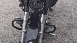 Harley-Davidson 107 Street Glide Special (2017 - 19) - FLHXS  (4)