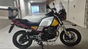 Moto Guzzi V85 TT Evocative Graphics (2019 - 20) 