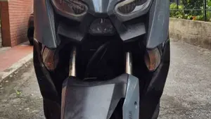 Yamaha X-Max 300 Tech Max (2021 - 24)  (2)