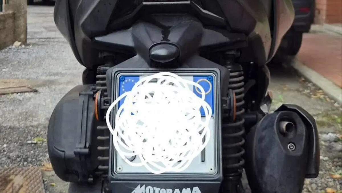 Yamaha X-Max 300 Tech Max (2021 - 24)  (6)