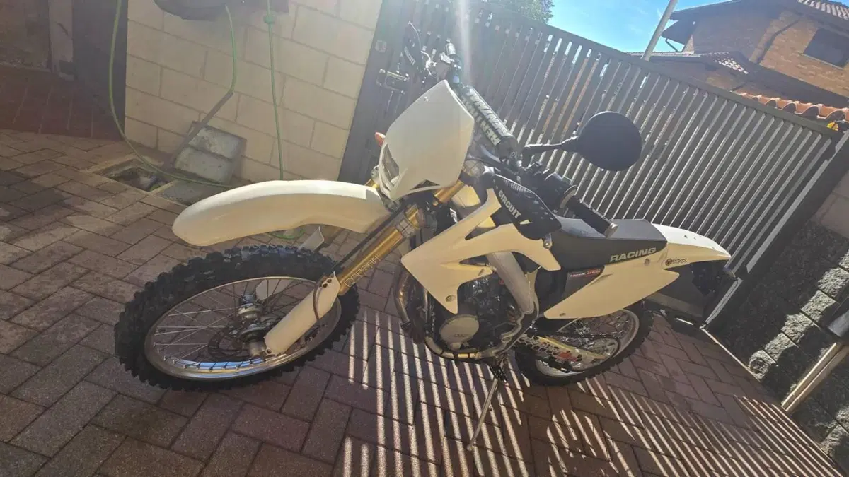 HM CRE 50 Six Racing (2010 - 12)  (2)