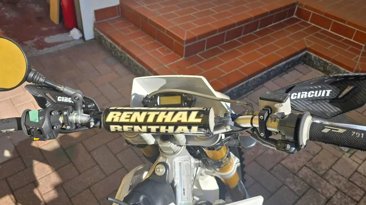 HM CRE 50 Six Racing (2010 - 12)  (4)