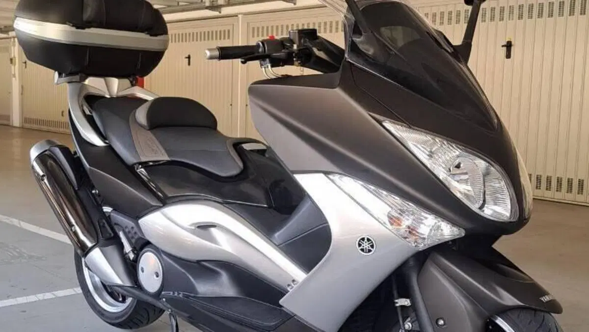 Yamaha T-Max 500 Tech Max (2011 - 13)  (2)