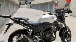 Honda CB 500 Hornet (2024 - 25)  (4)