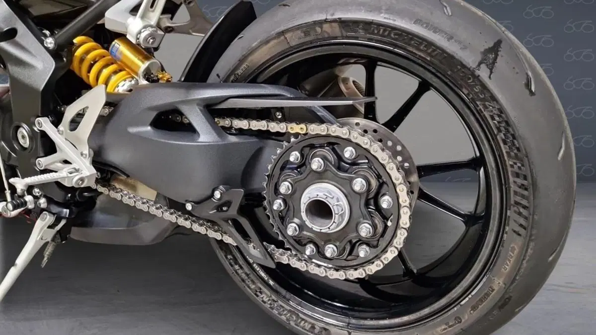 Triumph Speed Triple 1200 RS (2021 - 24)  (6)