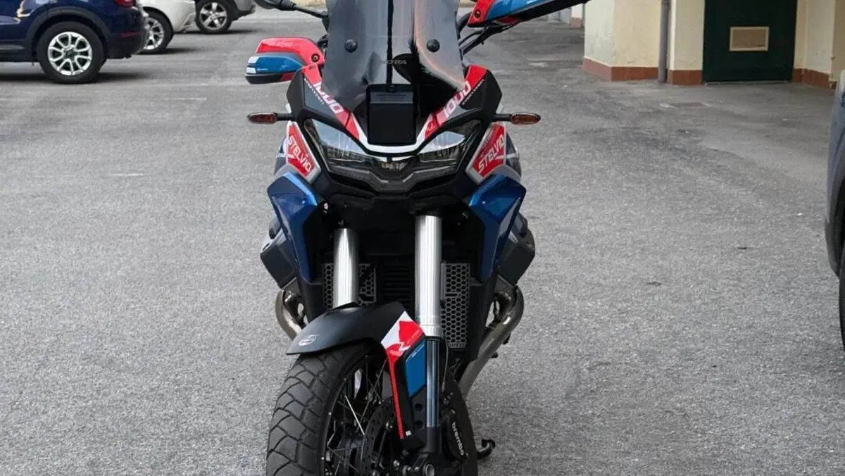 Moto Guzzi Stelvio Duecento Tributo (2025 - 26) 