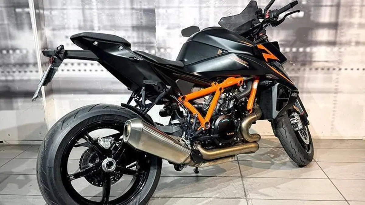 KTM 1390 Super Duke R (2024 - 26)  (6)