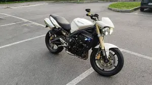Triumph Street Triple (2007 - 12)  (3)