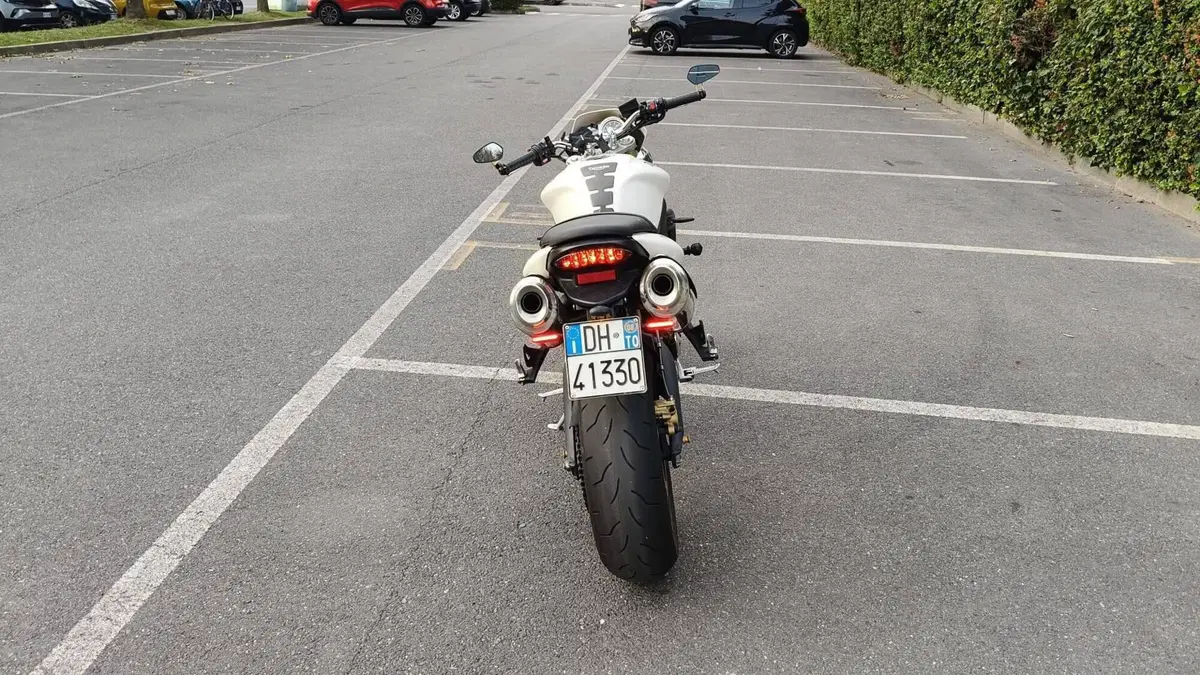 Triumph Street Triple (2007 - 12)  (4)