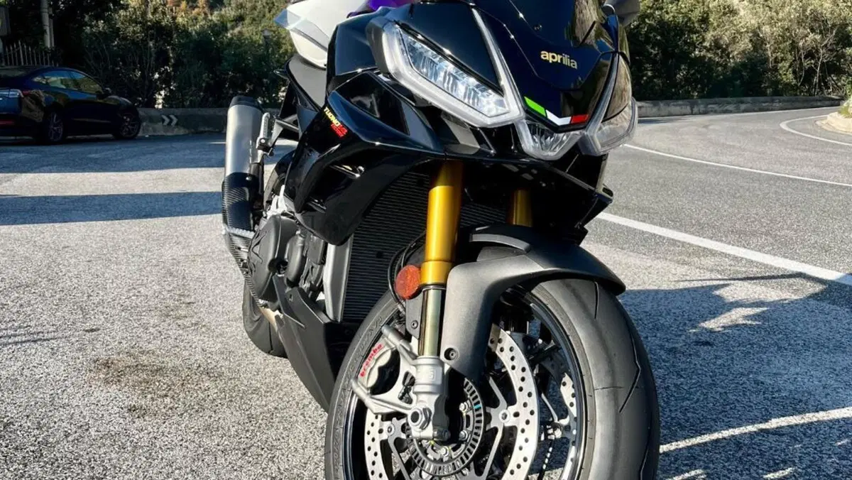 Aprilia Tuono V4 Factory (2021 - 24) 