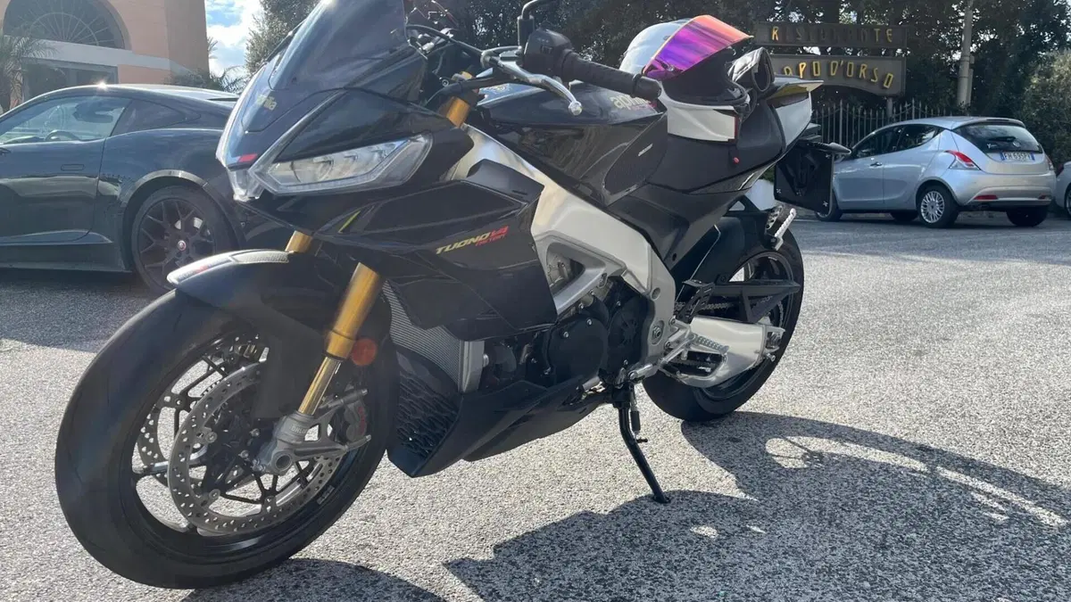 Aprilia Tuono V4 Factory (2021 - 24)  (3)