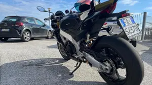 Aprilia Tuono V4 Factory (2021 - 24)  (4)