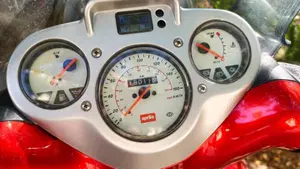 Aprilia Scarabeo 150 (1999 - 00)  (4)