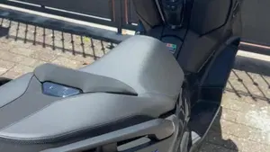 Yamaha X-Max 125 (2025 - 26)  (2)