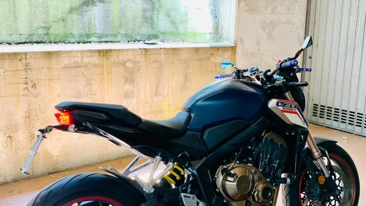 Honda CB 650 R (2019 - 20)  (3)
