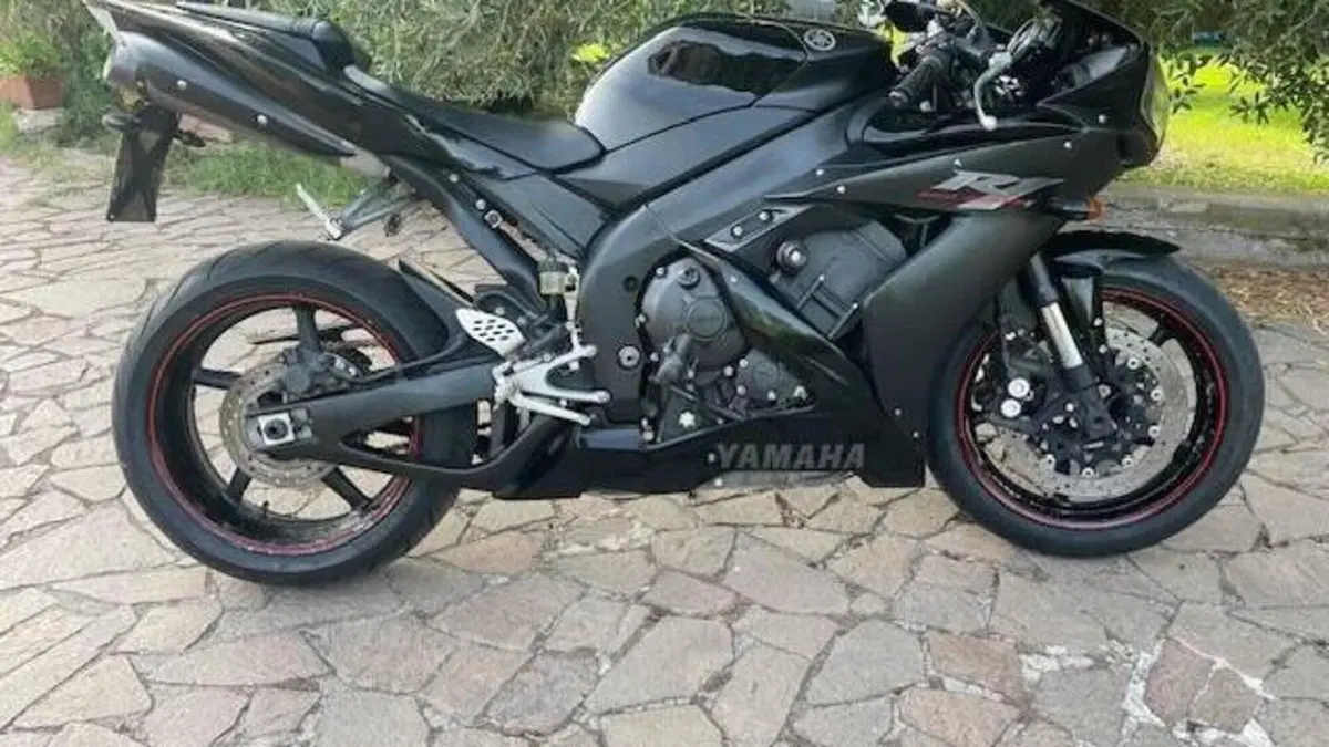 Yamaha YZF R1 (2006 - 07) 