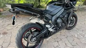 Yamaha YZF R1 (2006 - 07)  (3)