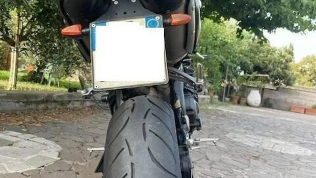 Yamaha YZF R1 (2006 - 07)  (4)