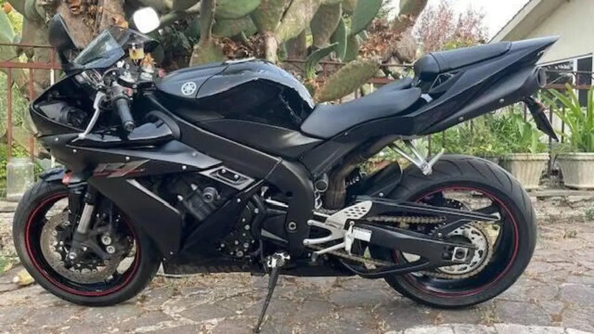 Yamaha YZF R1 (2006 - 07)  (8)
