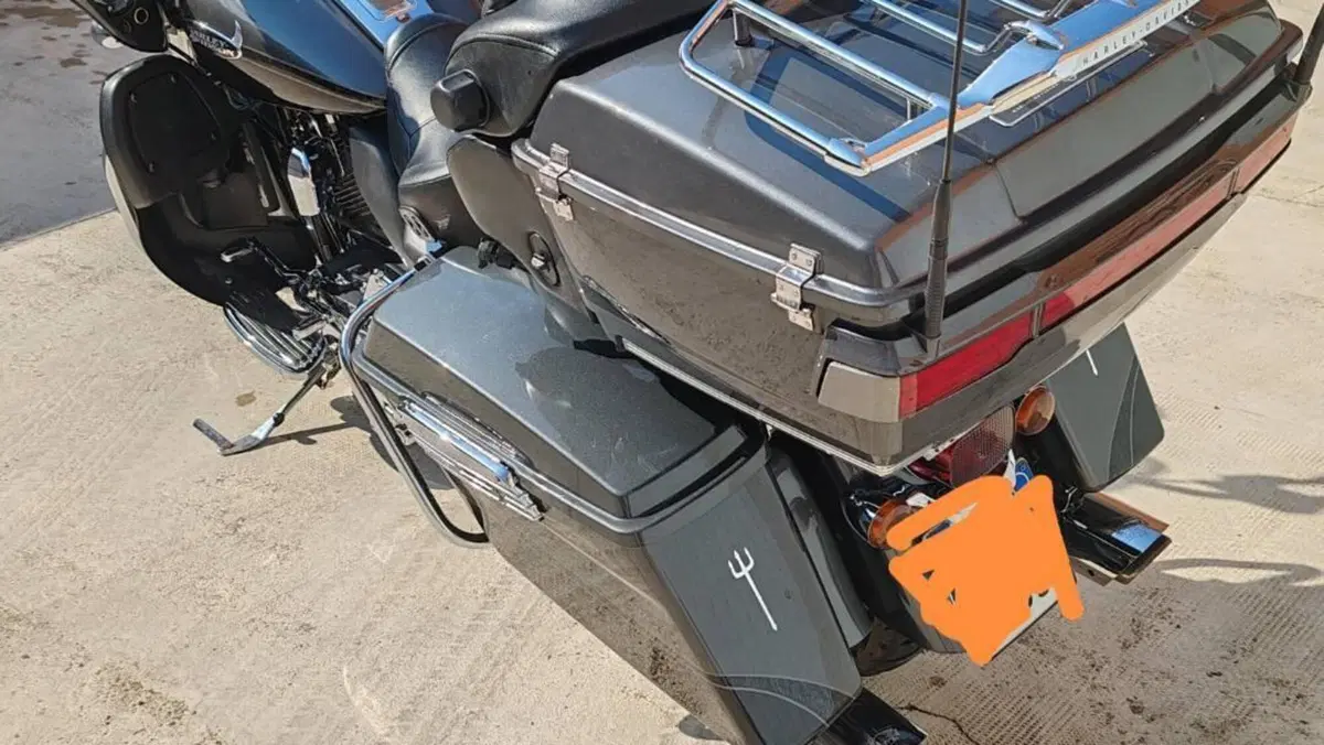 Harley-Davidson 1800 Road Glide Ultra (2011 - 12) - FLTRUSE  (7)