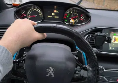 Peugeot 308 BlueHDi 180 S&S EAT8 GT (3)