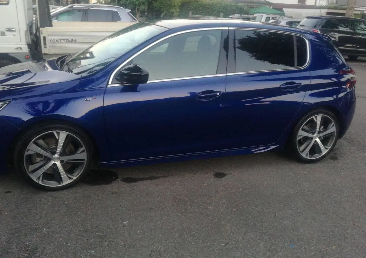Peugeot 308 BlueHDi 180 S&S EAT8 GT (6)