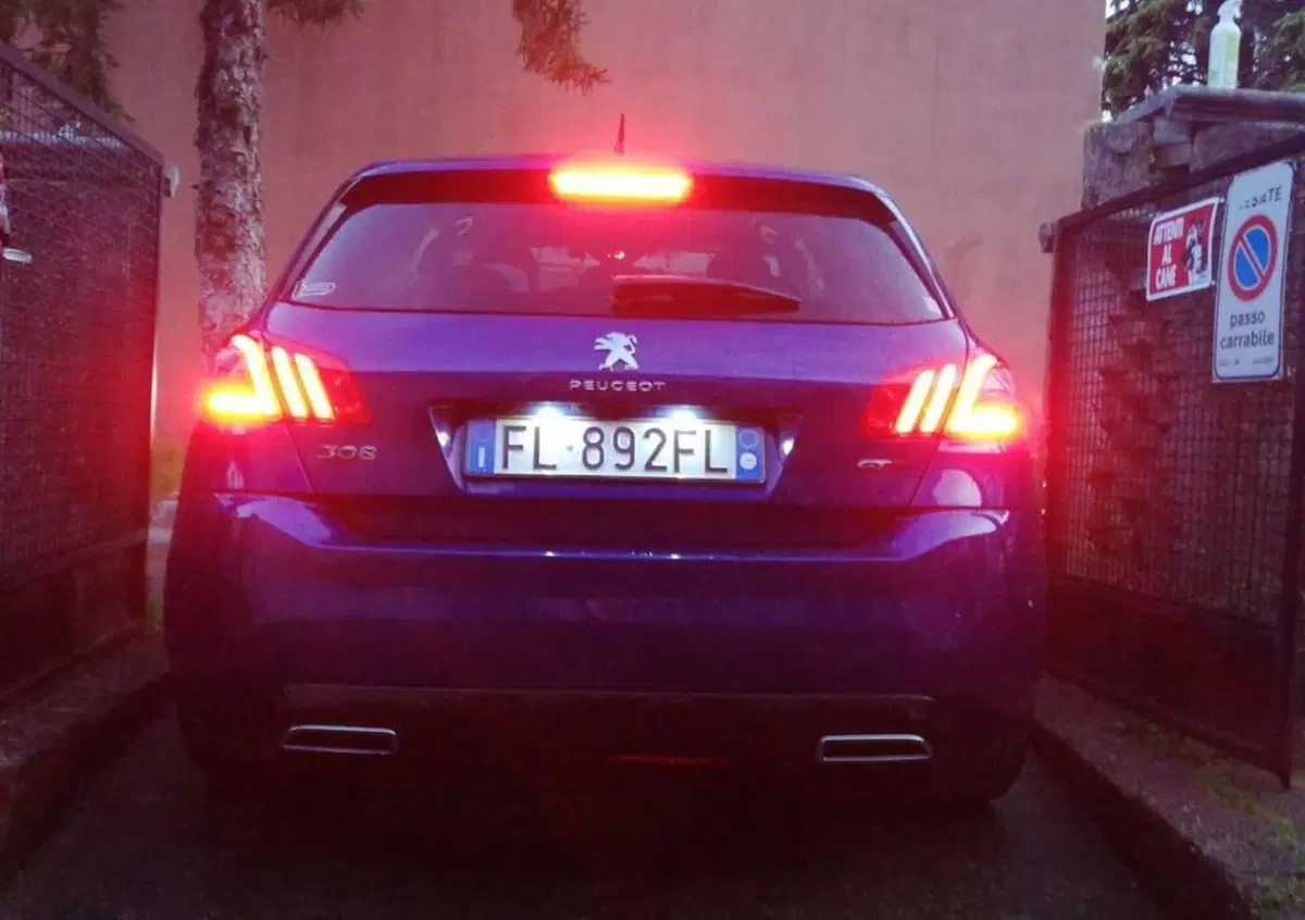Peugeot 308 BlueHDi 180 S&S EAT8 GT (8)