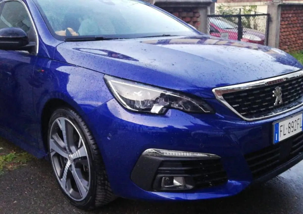 Peugeot 308 BlueHDi 180 S&S EAT8 GT (9)