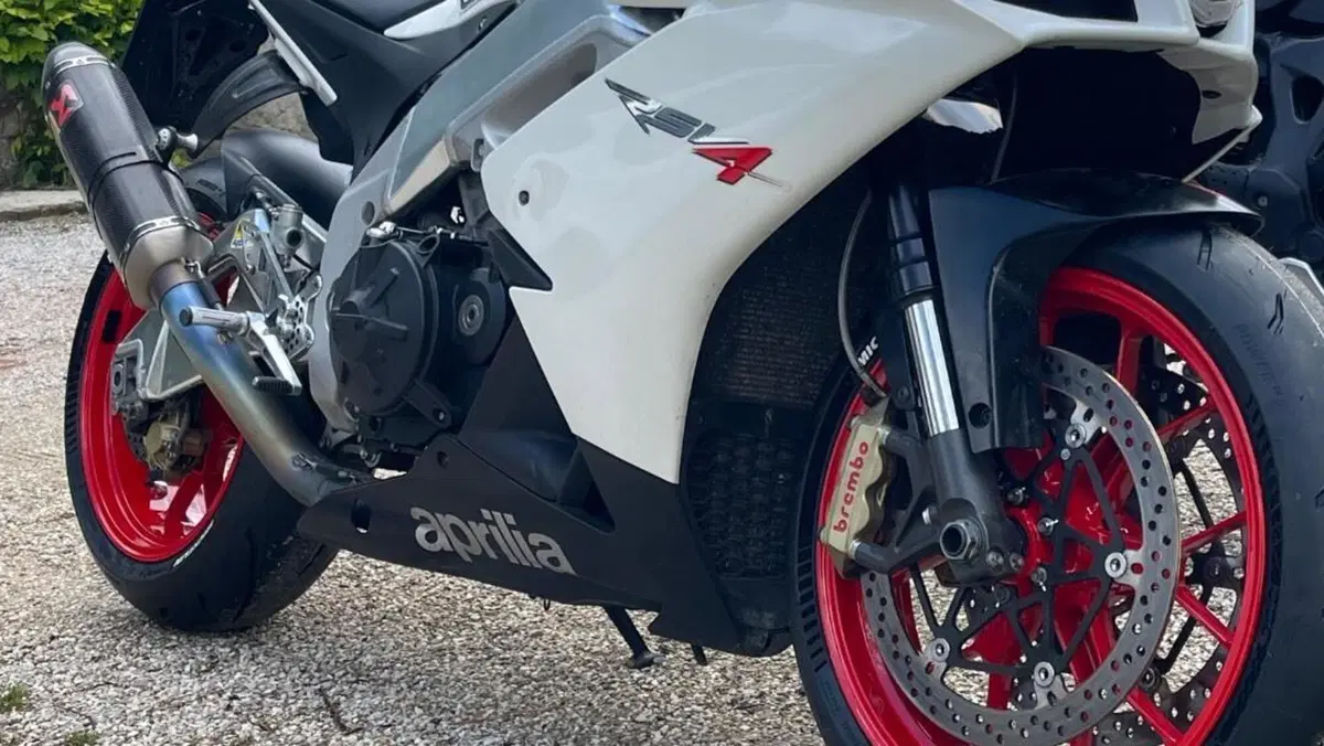 Aprilia RSV4 R (2009 - 12) 