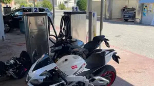 Aprilia RSV4 R (2009 - 12)  (3)