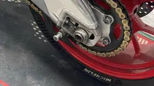 Aprilia RSV4 R (2009 - 12)  (8)