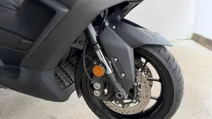 Yamaha T-Max 560 (2022 - 24)  (5)