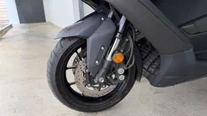 Yamaha T-Max 560 (2022 - 24)  (8)