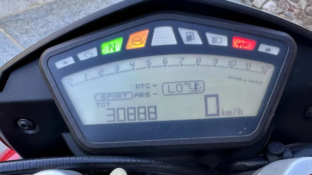Ducati Hypermotard 821 (2013 - 15)  (6)
