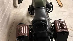 Moto Guzzi V7 III Stone (2017 - 20)  (3)