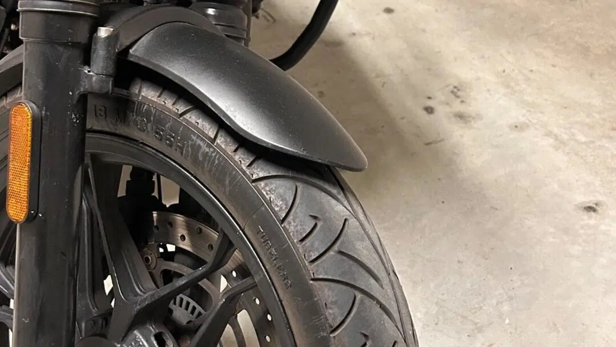 Moto Guzzi V7 III Stone (2017 - 20)  (6)