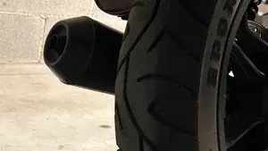 Moto Guzzi V7 III Stone (2017 - 20)  (7)
