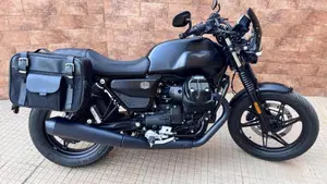 Moto Guzzi V7 Stone (2025 - 26) 
