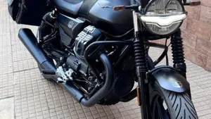 Moto Guzzi V7 Stone (2025 - 26)  (2)
