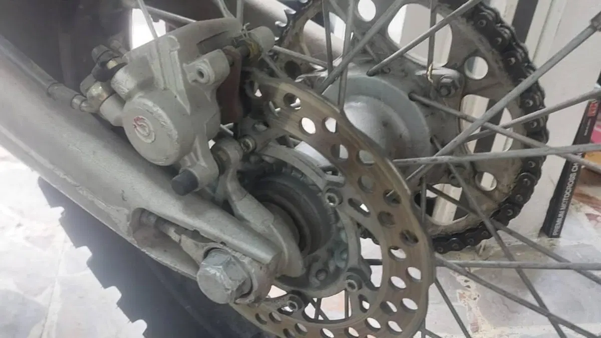 Husaberg FE 550 E  (9)
