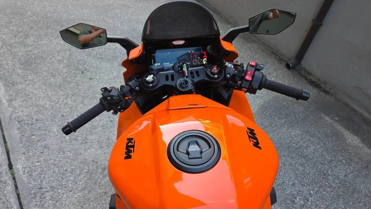 KTM 990 RC R (2026)  (5)