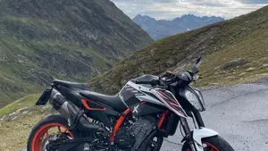 KTM 890 Duke R (2021 - 23)  (2)