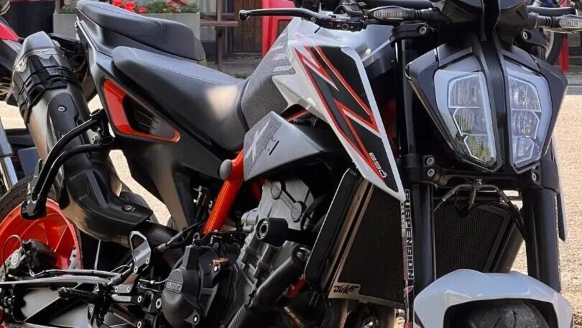 KTM 890 Duke R (2021 - 23)  (4)
