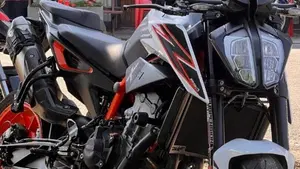 KTM 890 Duke R (2021 - 23)  (4)