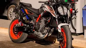 KTM 890 Duke R (2021 - 23)  (5)